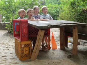 Spieltisch im Sandkasten